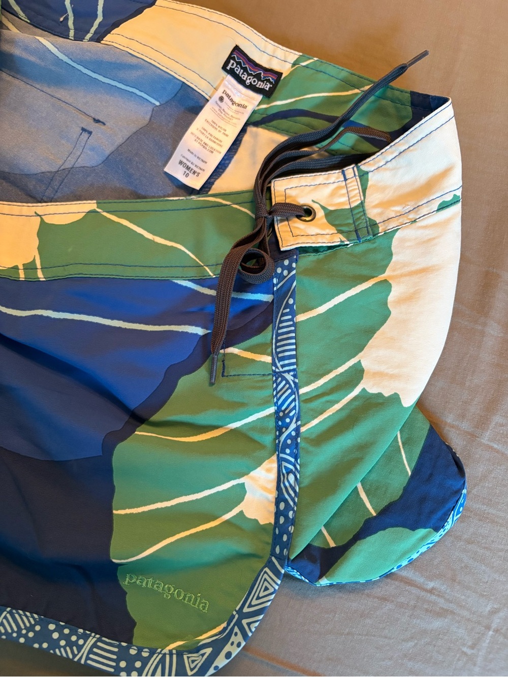 Patagonia Women's Blue & Green Printed Board Shorts - Picture 4 of 4